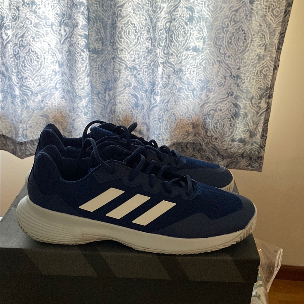 Adidas sneakers Men’s 8.5 Blue/White